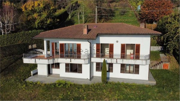 casa indipendente in vendita a Dumenza