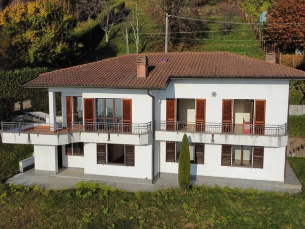 casa indipendente in vendita a Dumenza