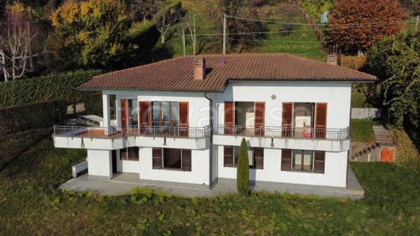 casa indipendente in vendita a Dumenza