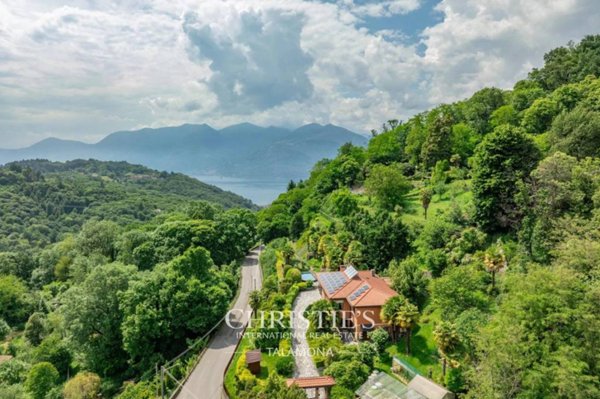 casa indipendente in vendita a Dumenza in zona Runo