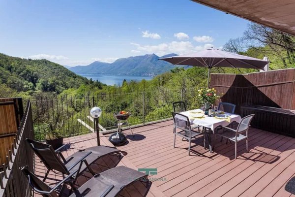 casa indipendente in vendita a Dumenza in zona Runo
