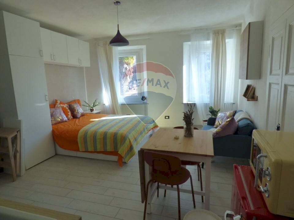 casa semindipendente in vendita a Dumenza in zona Due Cossani