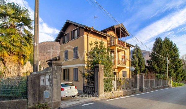 casa indipendente in vendita a Dumenza in zona Runo