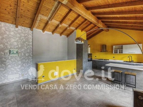 appartamento in vendita a Dumenza in zona Due Cossani
