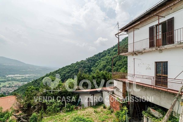 casa indipendente in vendita a Duno