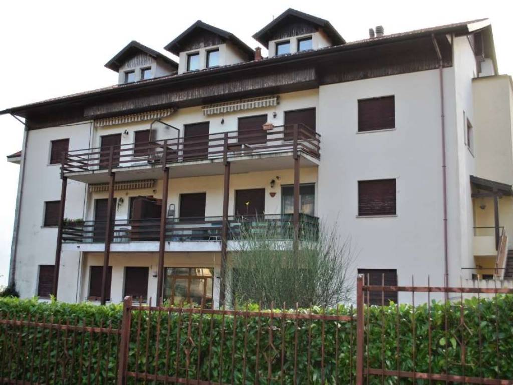 appartamento in vendita a Duno