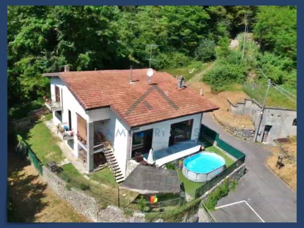casa indipendente in vendita a Duno