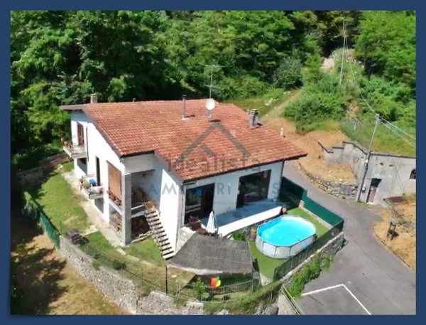 casa indipendente in vendita a Duno
