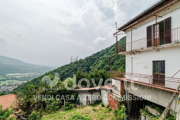 casa indipendente in vendita a Duno