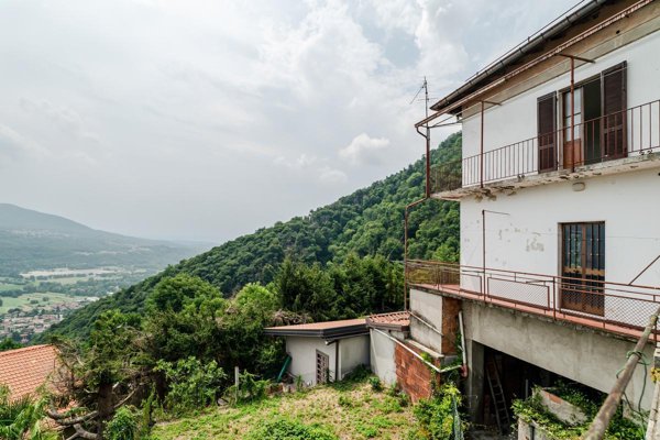 casa indipendente in vendita a Duno