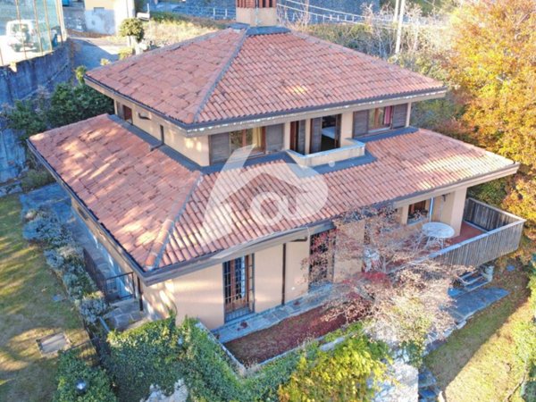 casa indipendente in vendita a Duno