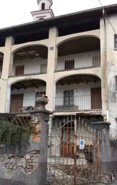 casa indipendente in vendita a Duno