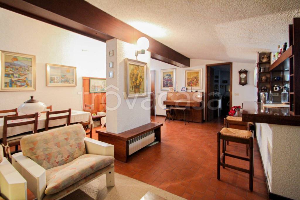 appartamento in vendita a Fagnano Olona in zona Bergoro