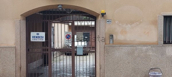 locale di sgombero in vendita a Fagnano Olona