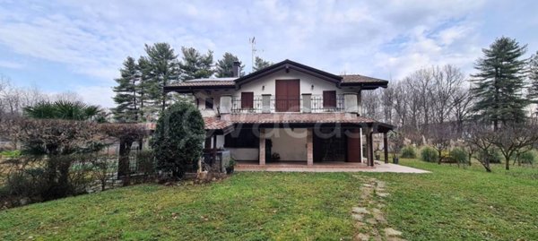 casa indipendente in vendita a Fagnano Olona