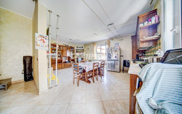 casa indipendente in vendita a Fagnano Olona