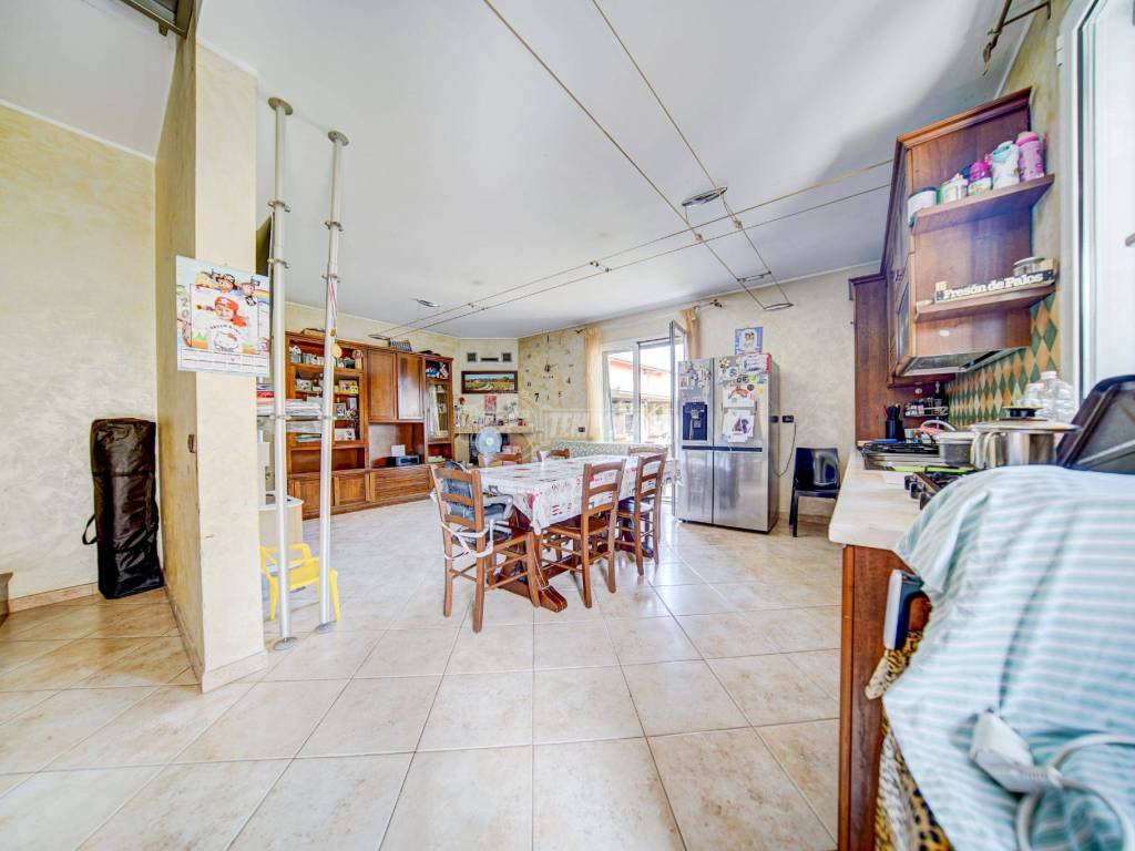 casa indipendente in vendita a Fagnano Olona