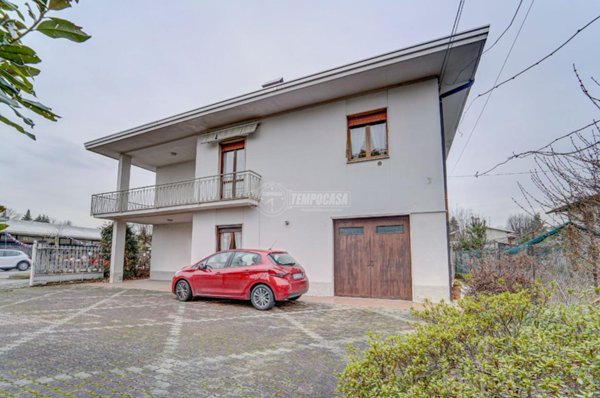 casa indipendente in vendita a Fagnano Olona