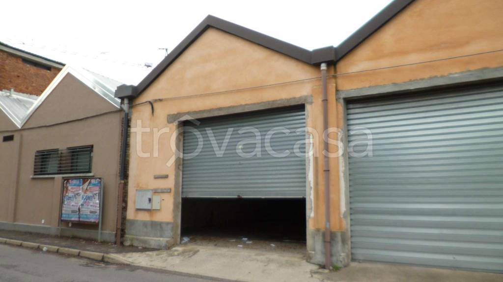 locale commerciale in vendita a Fagnano Olona in zona Balzarine