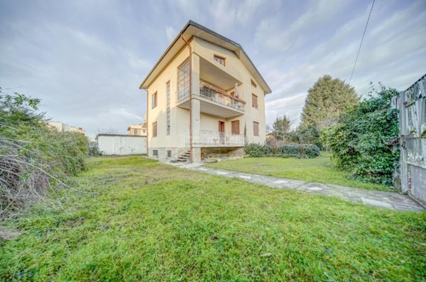 casa indipendente in vendita a Fagnano Olona