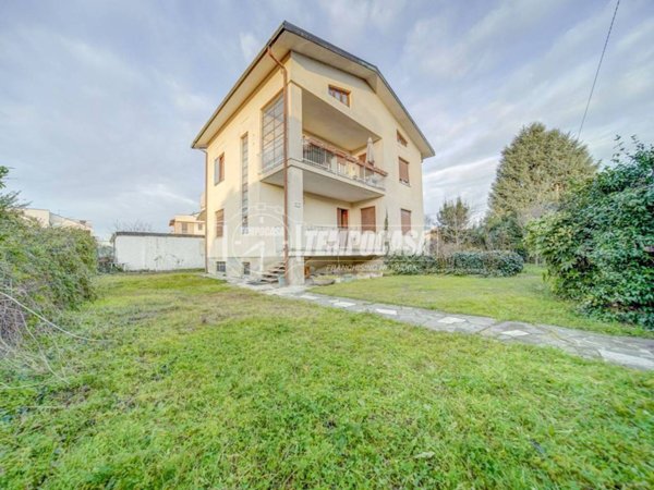 casa indipendente in vendita a Fagnano Olona