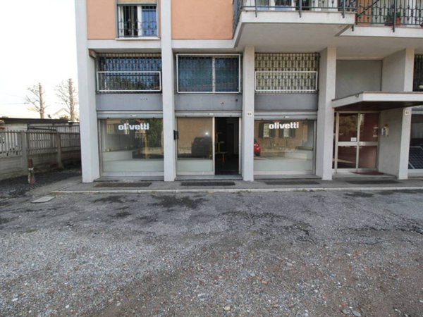 negozio in vendita a Fagnano Olona