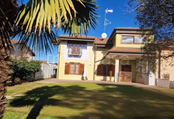 casa indipendente in vendita a Fagnano Olona