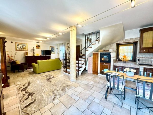 casa indipendente in vendita a Fagnano Olona