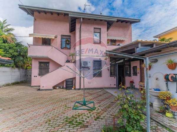 casa indipendente in vendita a Fagnano Olona