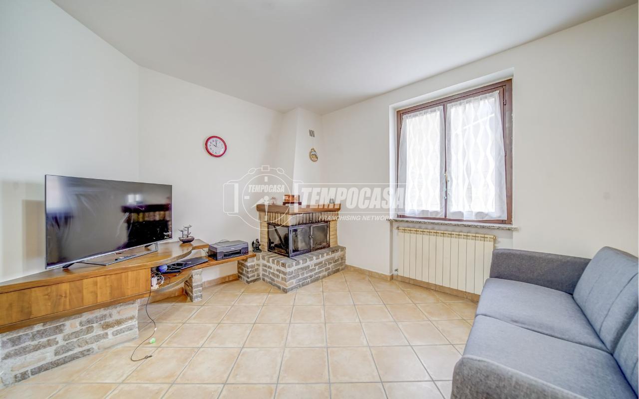 casa indipendente in vendita a Fagnano Olona