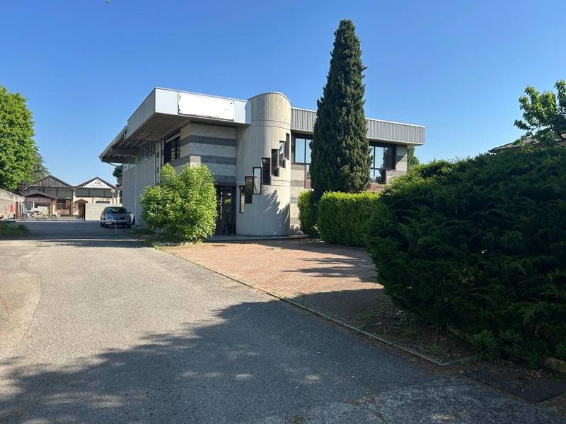 locale commerciale in vendita a Fagnano Olona