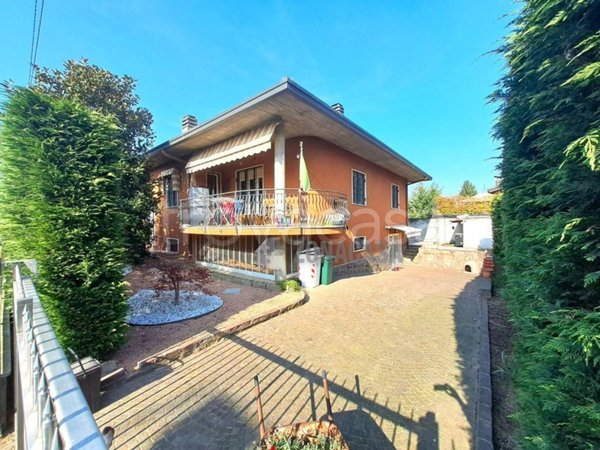 casa indipendente in vendita a Fagnano Olona