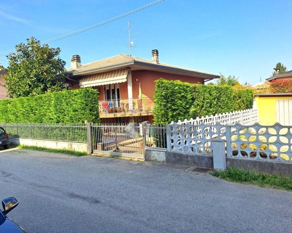 casa indipendente in vendita a Fagnano Olona