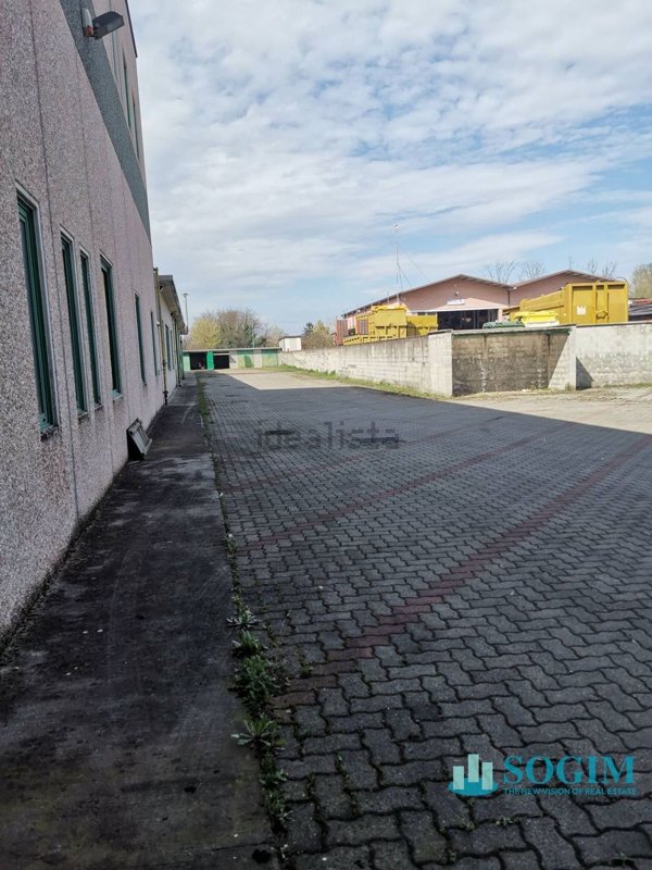 capannone in vendita a Fagnano Olona in zona Fornaci
