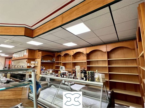 negozio in vendita a Fagnano Olona