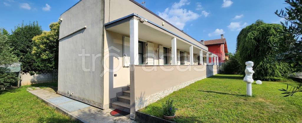 casa indipendente in vendita a Fagnano Olona
