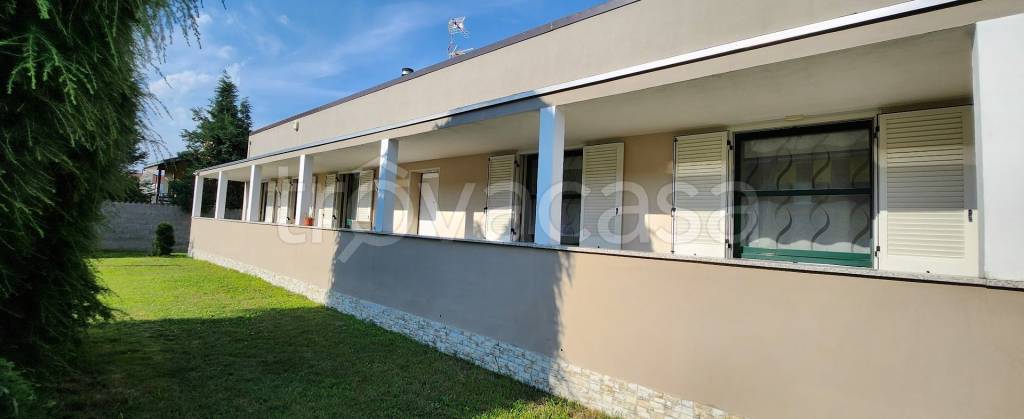 casa indipendente in vendita a Fagnano Olona