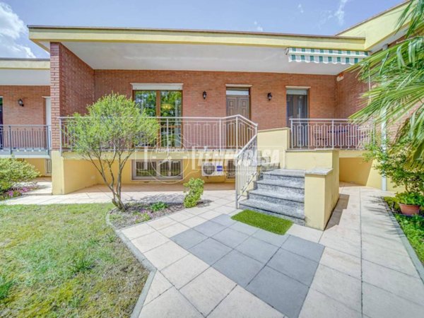 casa indipendente in vendita a Fagnano Olona
