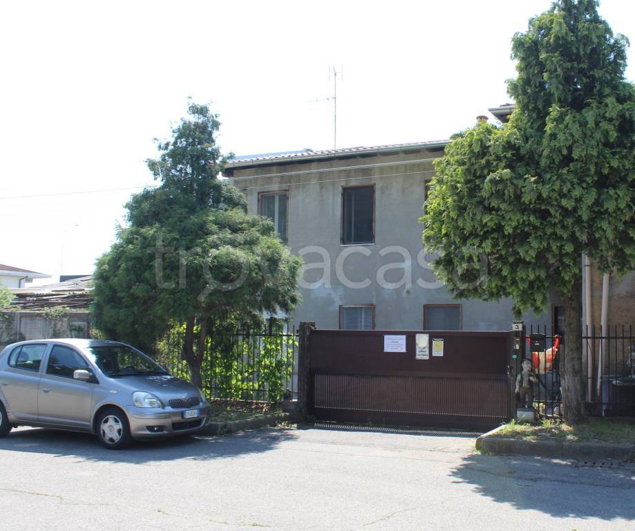 casa indipendente in vendita a Fagnano Olona