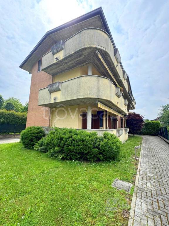 appartamento in vendita a Fagnano Olona