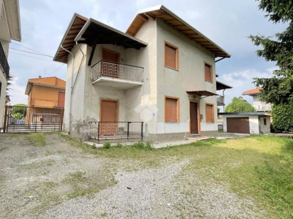 casa indipendente in vendita a Fagnano Olona
