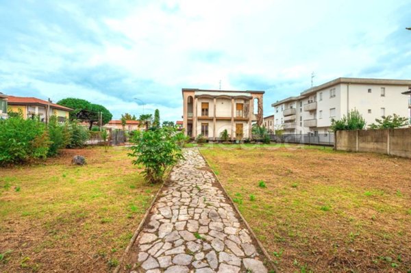 casa indipendente in vendita a Fagnano Olona