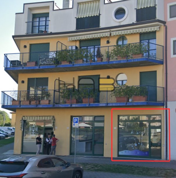 locale commerciale in vendita a Fagnano Olona