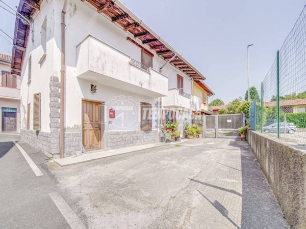 appartamento in vendita a Fagnano Olona