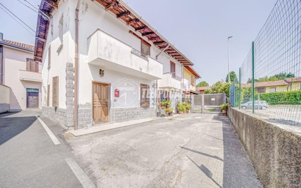 appartamento in vendita a Fagnano Olona