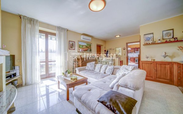 appartamento in vendita a Fagnano Olona