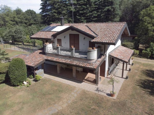 casa indipendente in vendita a Fagnano Olona