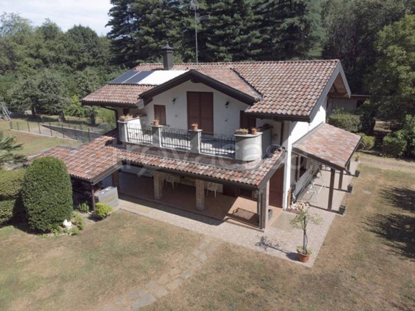 casa indipendente in vendita a Fagnano Olona