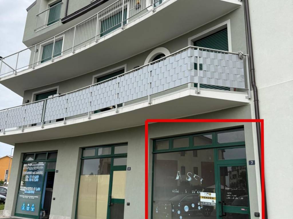 negozio in vendita a Fagnano Olona