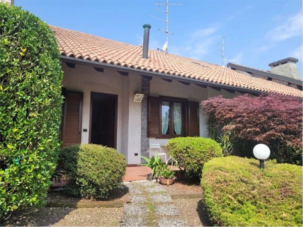 casa indipendente in vendita a Fagnano Olona